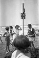  Concours de château de sable du journal Le Soir, l'équipe 44 au travail. 