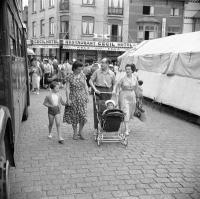  Promenade sur le Markt devant l'hôtel Cecil