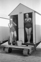  Préparation à la baignade dans la cabine de bain