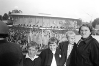 Expo58 Bruxelles Devant le pavillon des Etats Unis