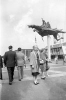 Expo58  Het Ros Beiaard van Olivier Strebelle en paviljoenen van Bell tel en Mble