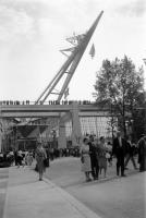 Expo58 Bruxelles A la sortie du pavillon de la France