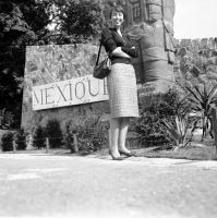 Expo58 Bruxelles Devant le pavillon du Mexique