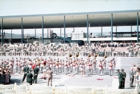 Expo58 Bruxelles Fanfare devant le pavillon des transports