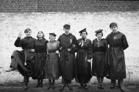 Binche Les jeunes avant le début du carnaval