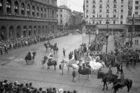 Place Rogier Parade de l'Ommegang devant la gare du Nord