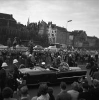 Bruxelles Albert et Paola en cadillac décapotable acclamés par la foule