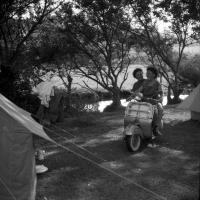  Camping en Vespa. Fou rire au guidon.