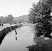  Jeux dans la rivière à hauteur de la rue du Hambeau