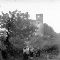 Yvoir Promenade dans les ruines de Poilvache