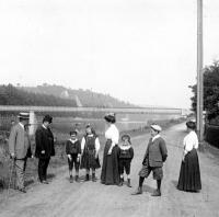 Yvoir Promenade en famille le long de la Meuse