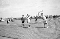  Tennis op de strand