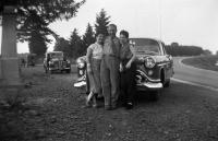 Luxembourg Photo de famille devant l'Oldsmobile